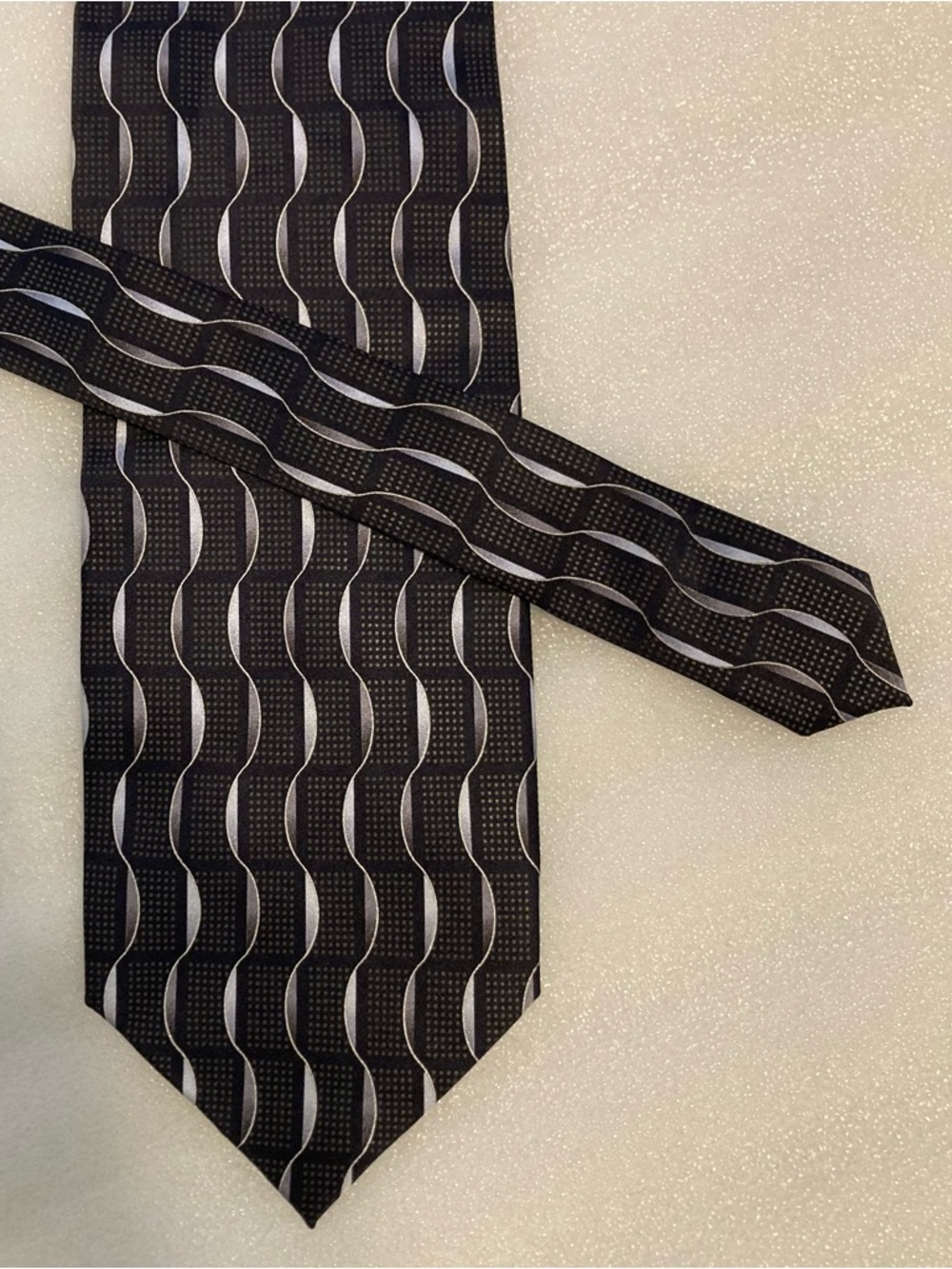 Tie Bergamo New York Black & Silver Wave Pattern 100% Silk